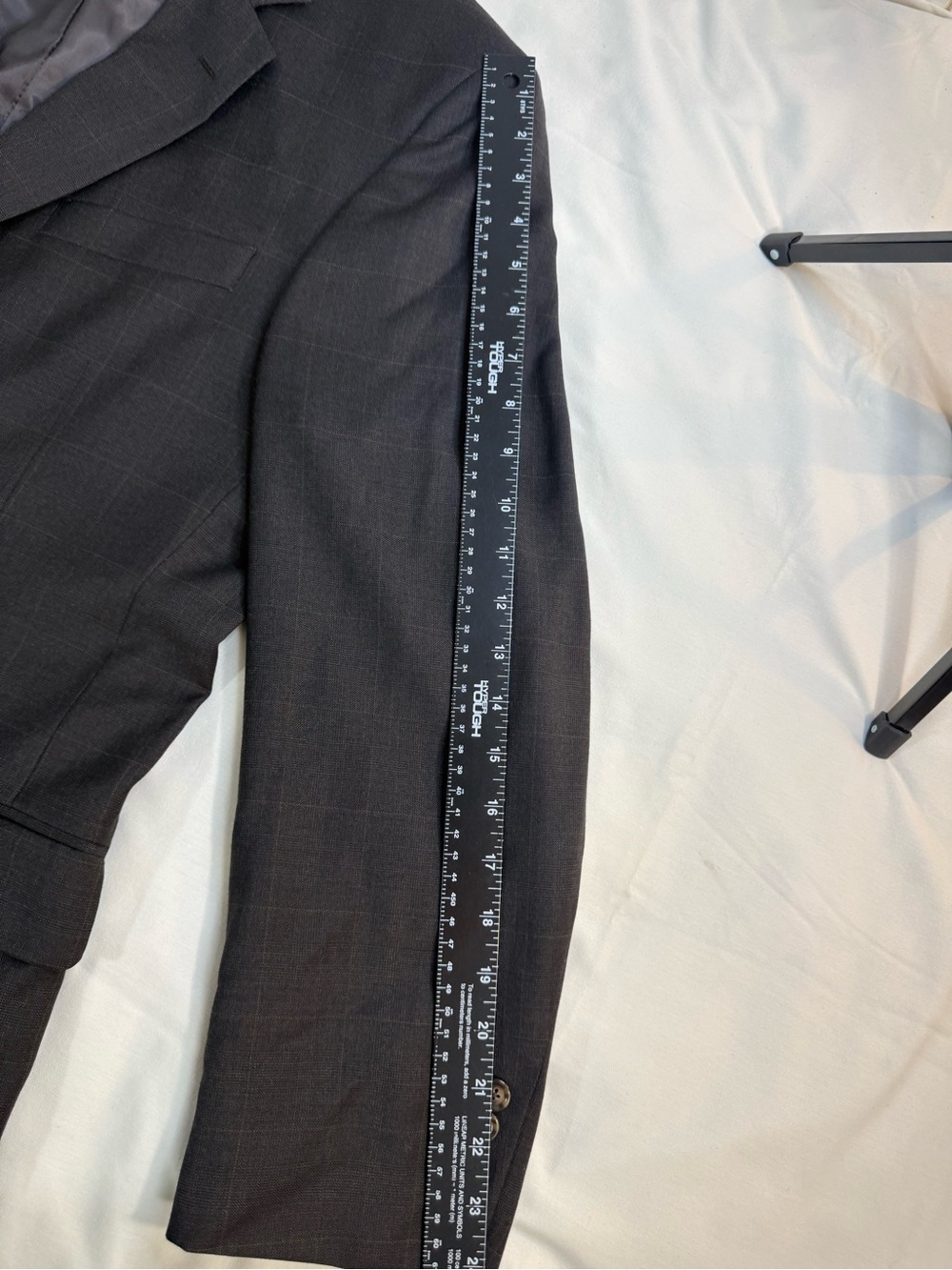 Jos. A. Bank Men's Dark Charcoal Windowpane Two-Button Sport Coat - Picture 6 of 15